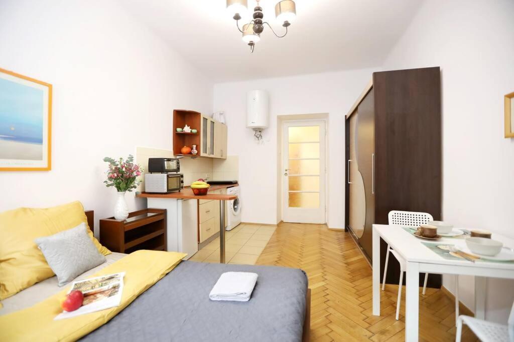 Batorego Cosy Apartment Cracovie Extérieur photo